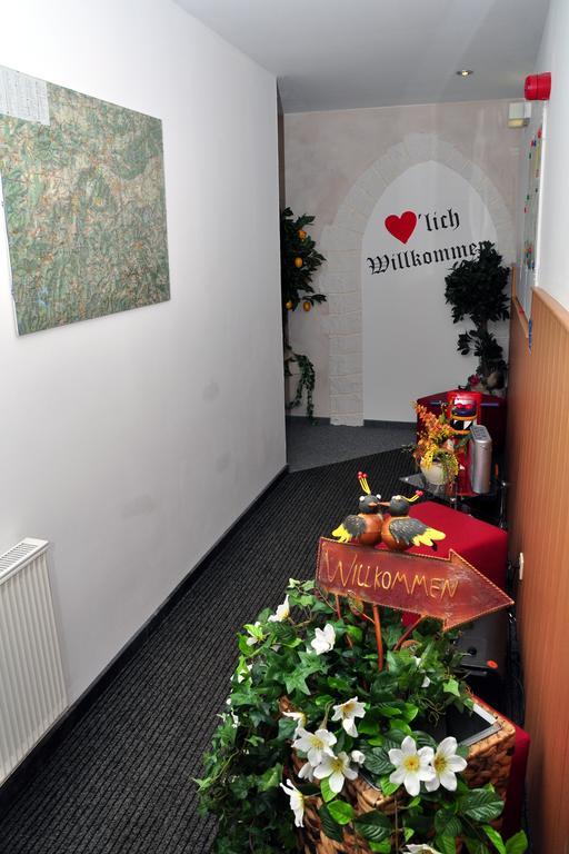 Hotel Am Hohen Schwarm Saalfeld Saale Exterior foto